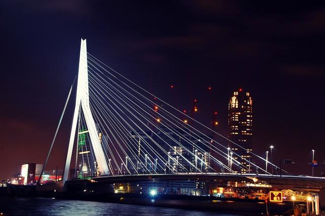 Фото: herryway / pixabay.com Мост Erasmus